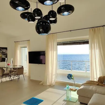 Bella Villa *