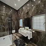 Bella Villa *