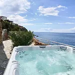 Bella Villa *